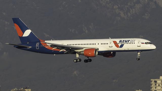 RA-73077:Boeing 757-200:Azur Air